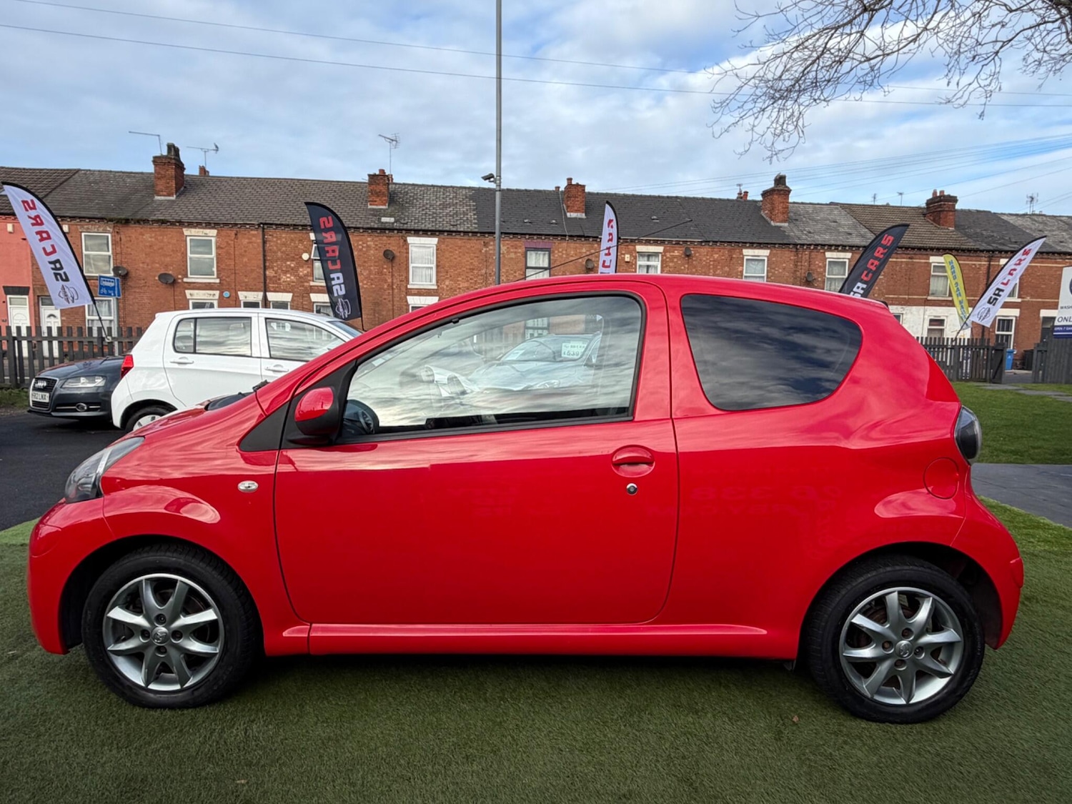 Used Toyota AYGO 2014 for sale - 77892849: Photo 8