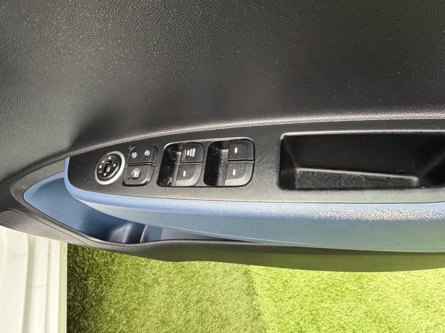 Used Hyundai i10 2014 for sale - 77305079: Photo 25