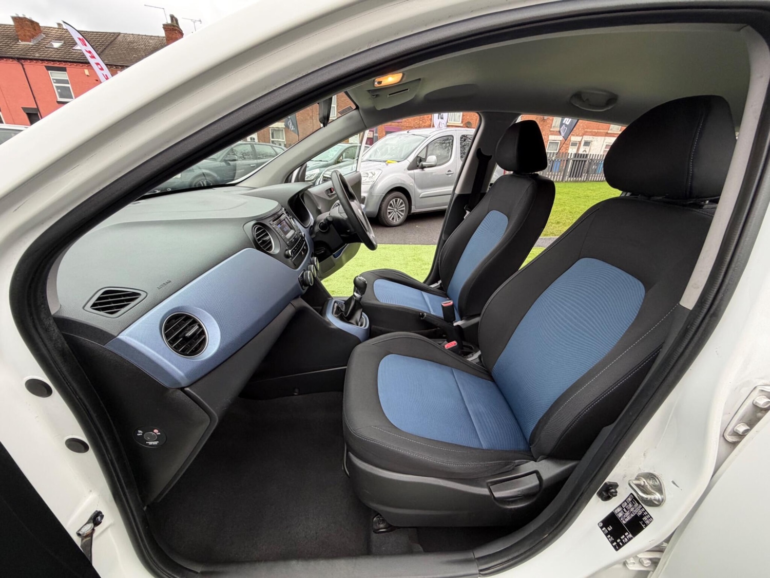 Used Hyundai i10 2014 for sale - 77305079: Photo 30