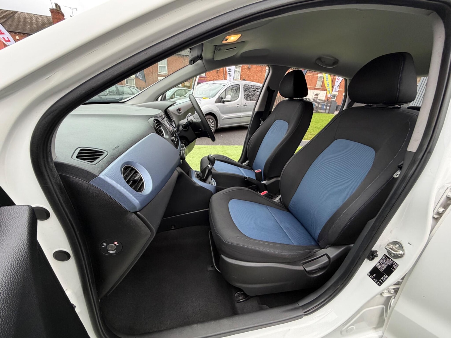 Used Hyundai i10 2014 for sale - 77305079: Photo 31