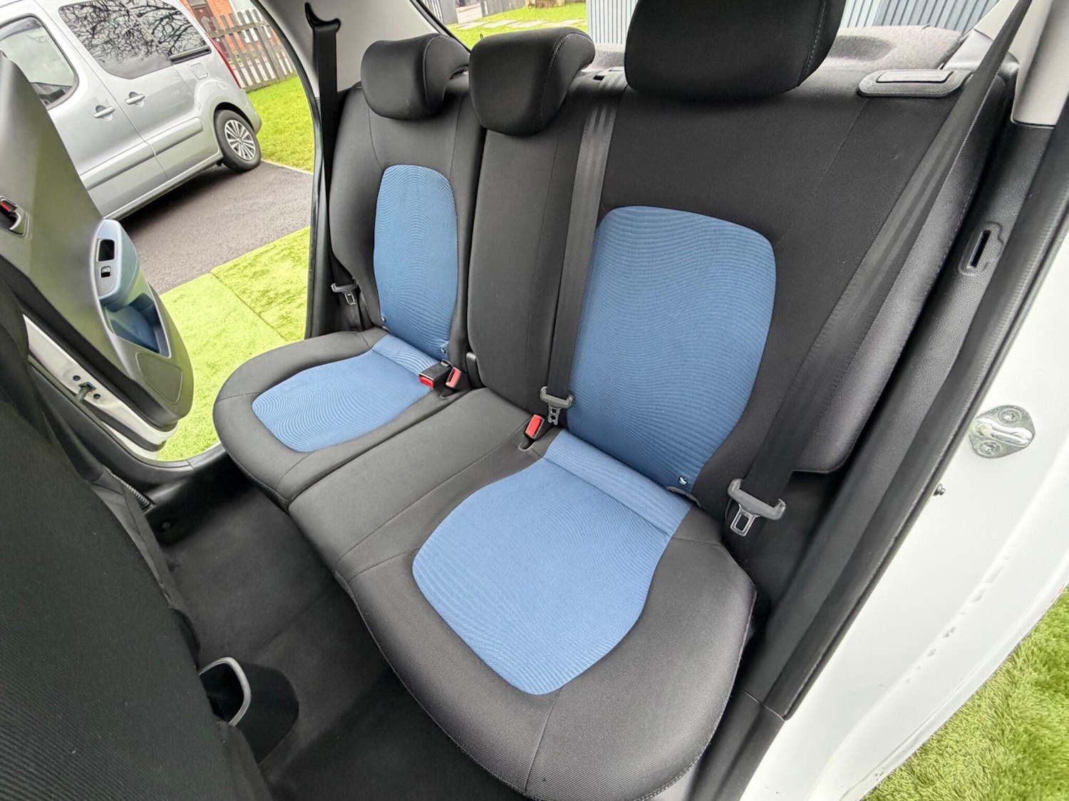 Used Hyundai i10 2014 for sale - 77305079: Photo 32