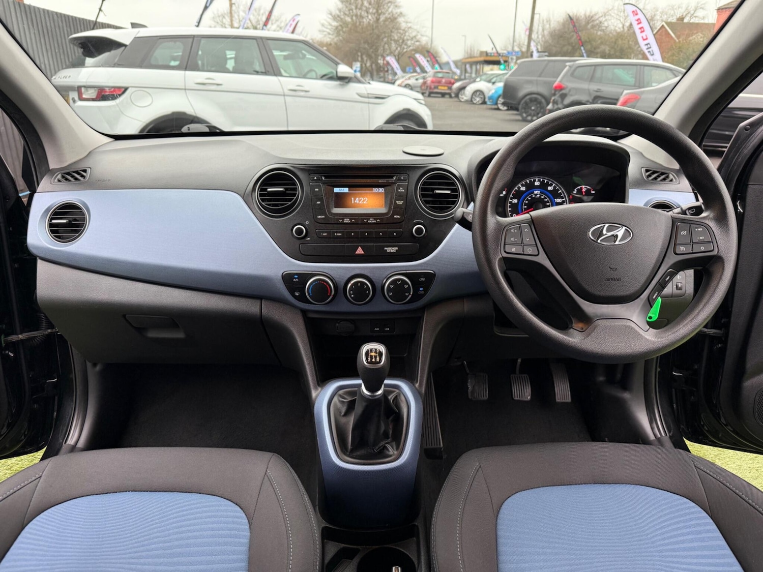 Used Hyundai i10 2015 for sale - 77040900: Photo 2