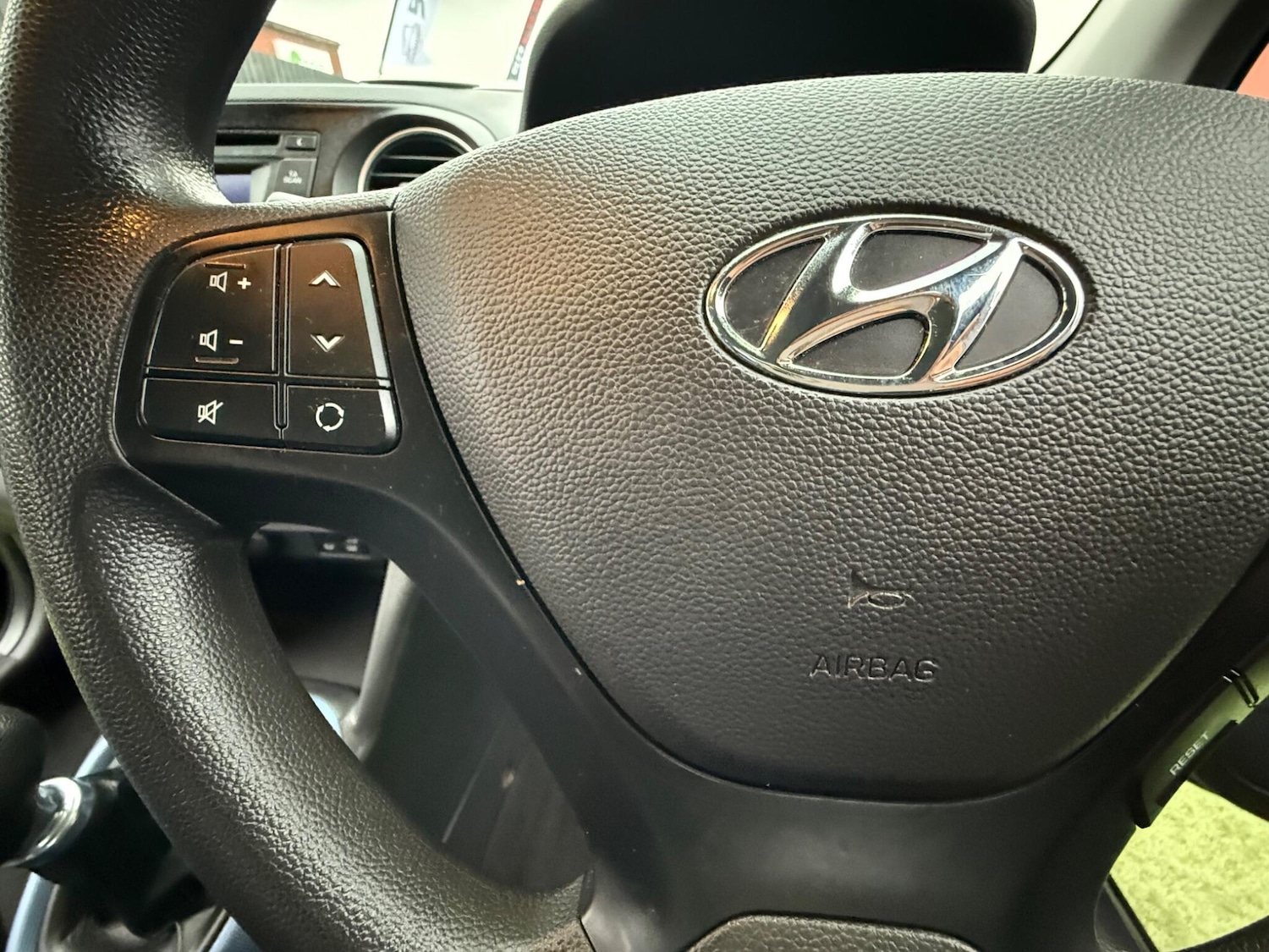 Used Hyundai i10 2015 for sale - 77040900: Photo 21