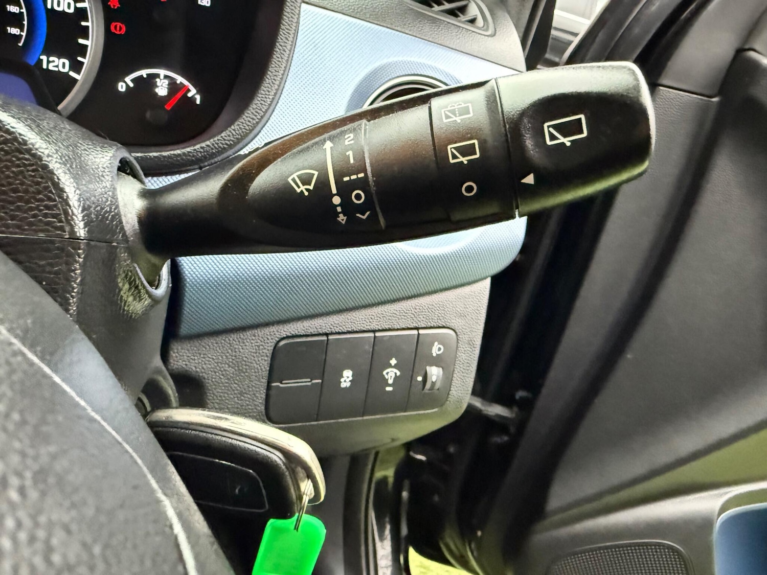 Used Hyundai i10 2015 for sale - 77040900: Photo 24