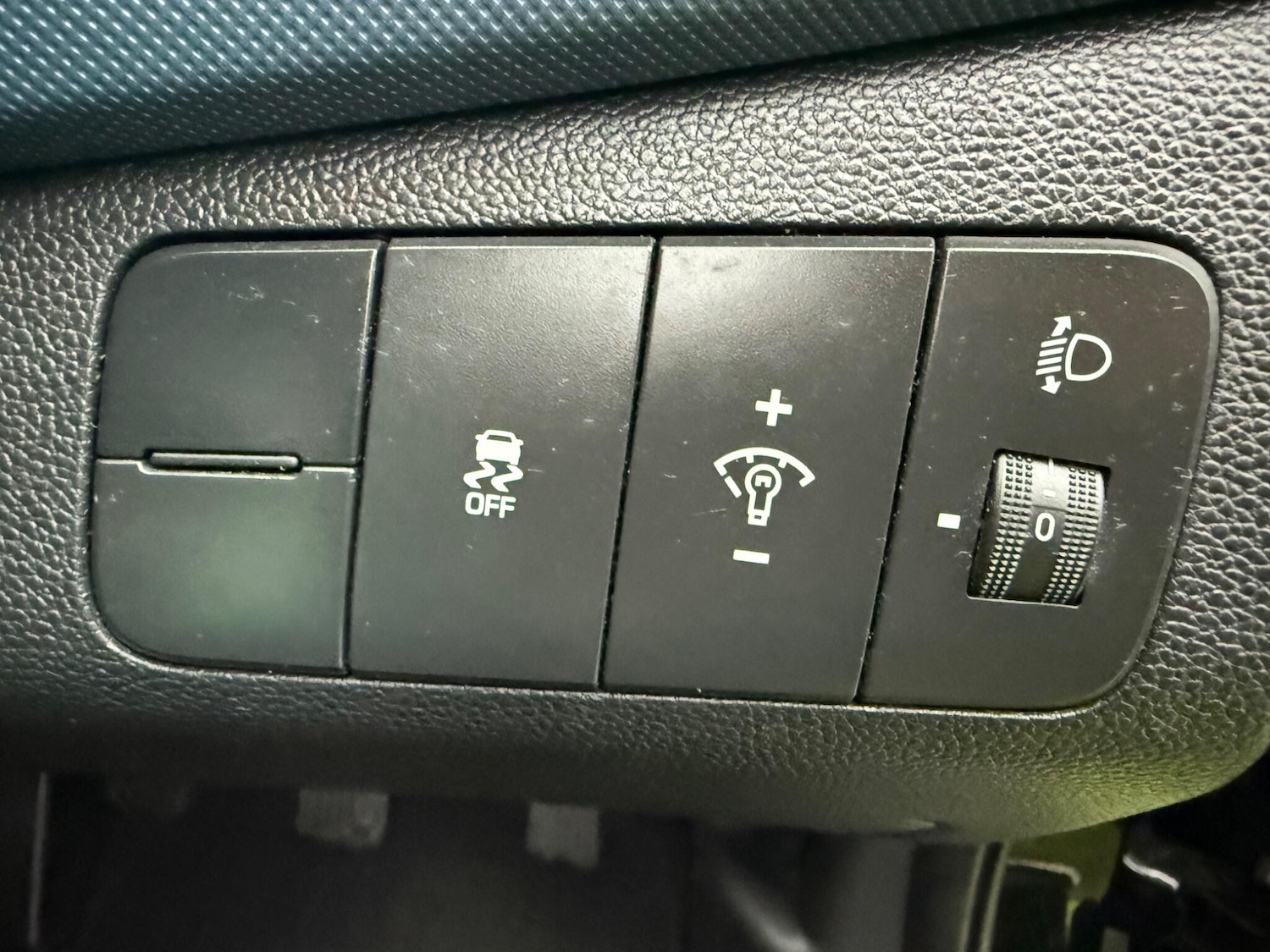 Used Hyundai i10 2015 for sale - 77040900: Photo 26