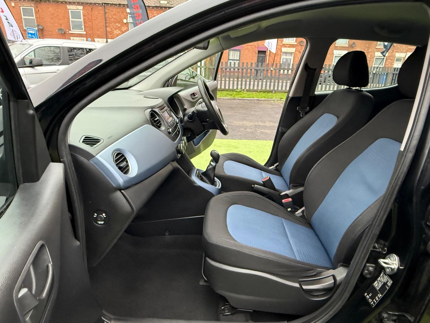 Used Hyundai i10 2015 for sale - 77040900: Photo 30