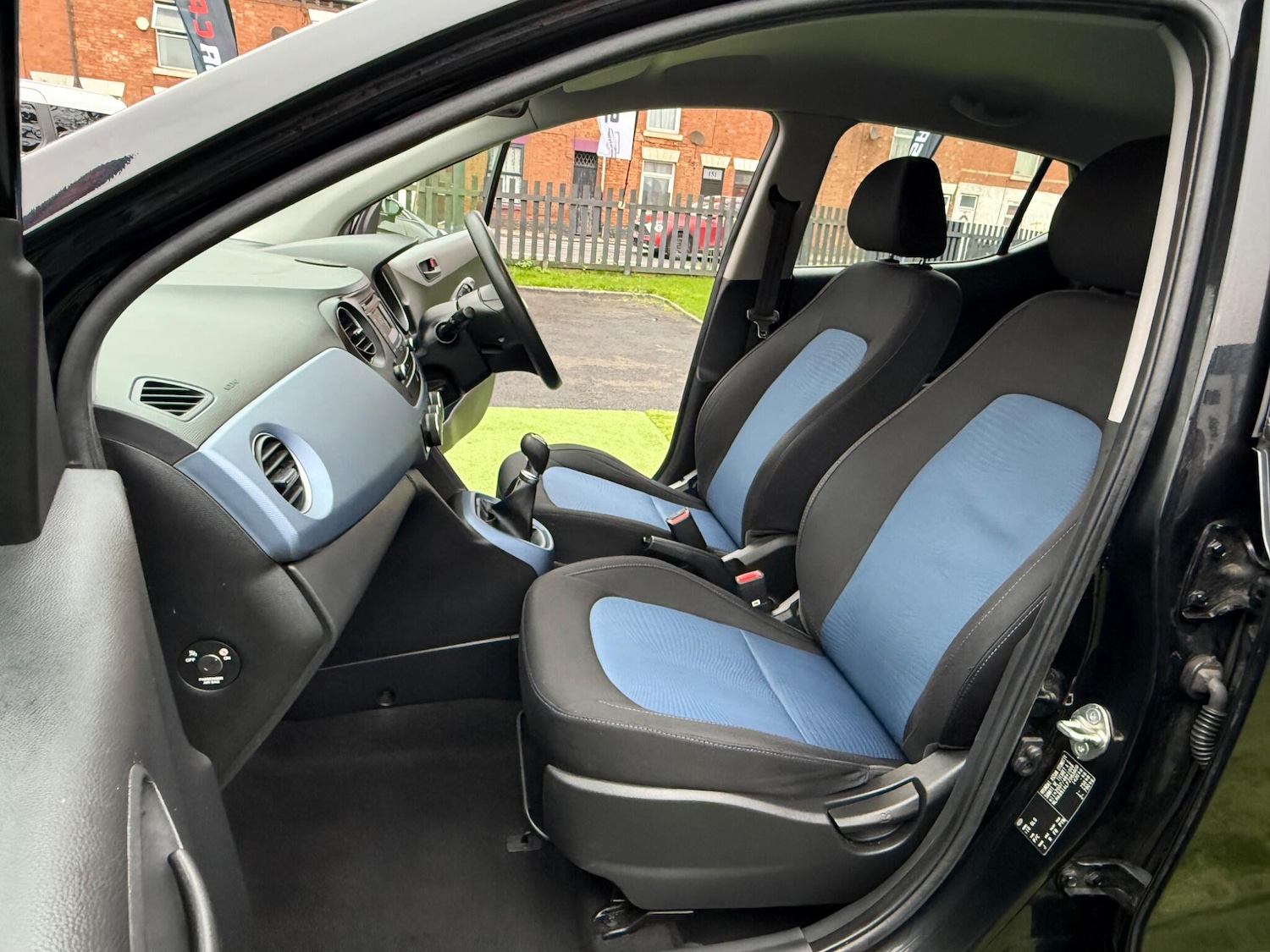 Used Hyundai i10 2015 for sale - 77040900: Photo 31