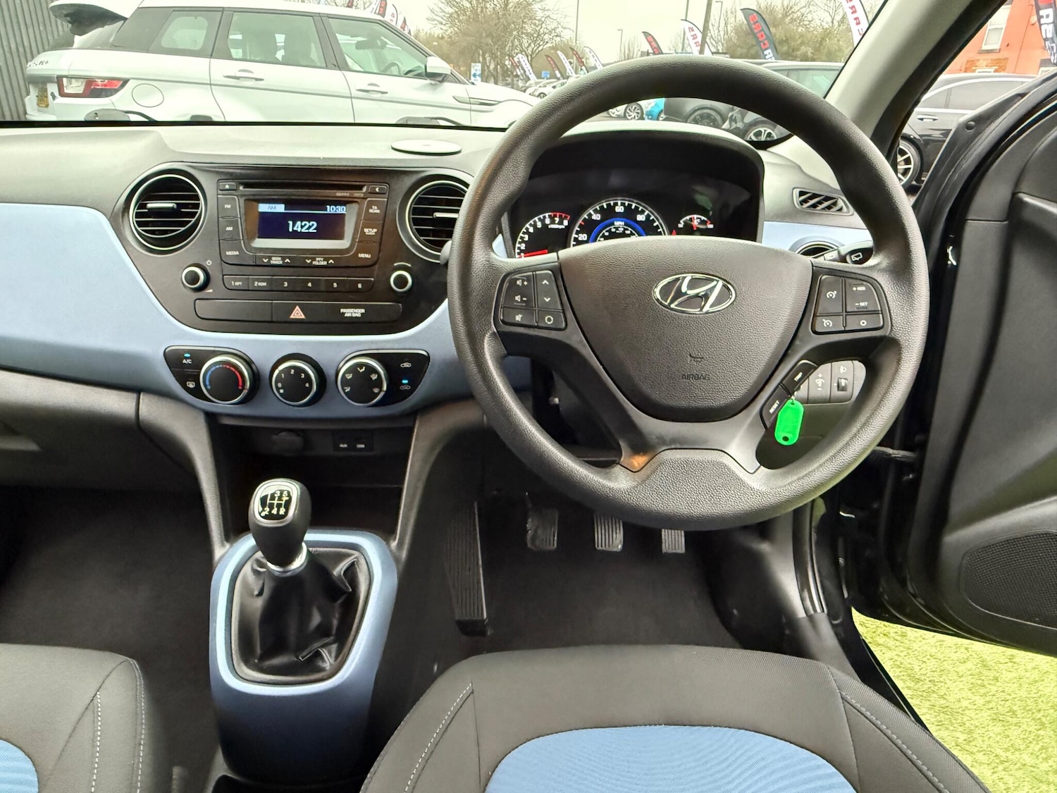Used Hyundai i10 2015 for sale - 77040900: Photo 41