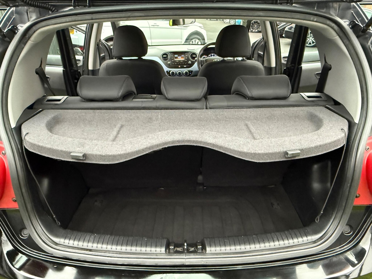 Used Hyundai i10 2015 for sale - 77040900: Photo 43