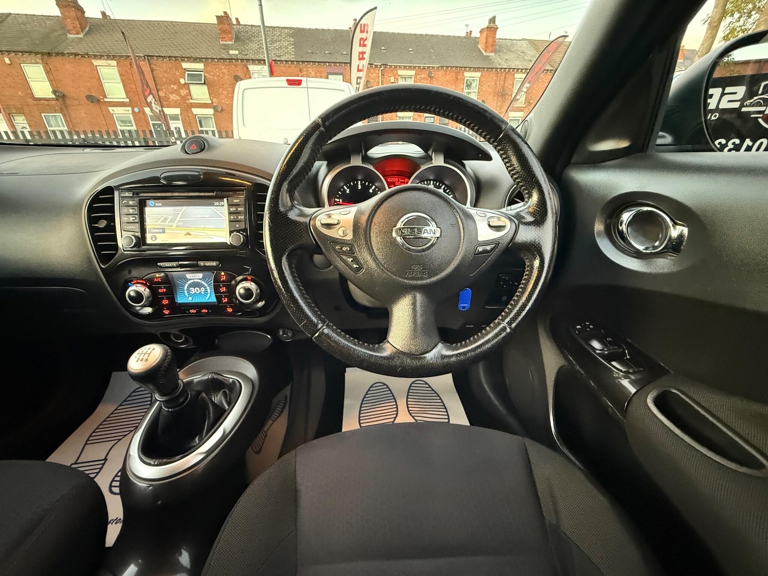Used Nissan Juke 2014 for sale - 76703609: Photo 32