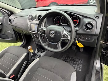 Used Dacia Sandero Stepway 2017 for sale - 78335308: Photo