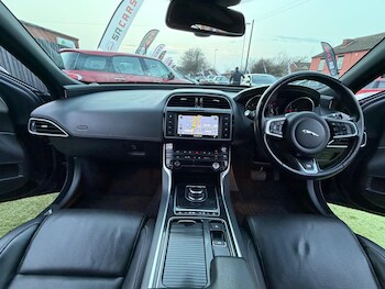 Used Jaguar XE 2018 for sale - 77768076: Photo