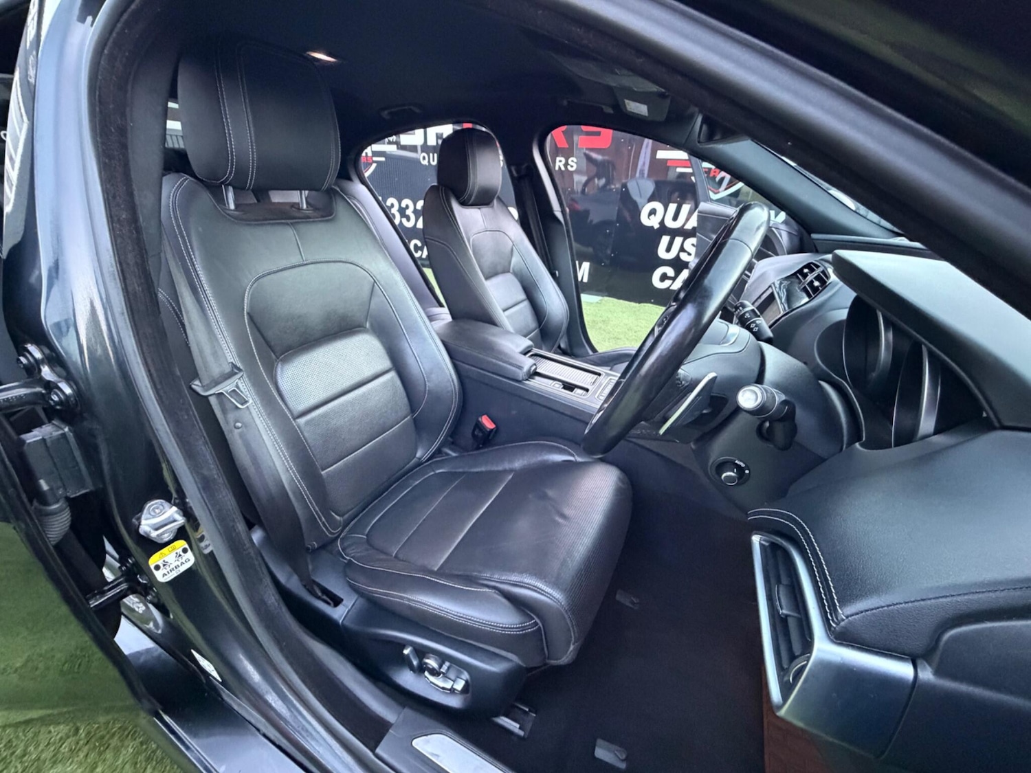 Used Jaguar XE for sale - 77768076: Photo 32