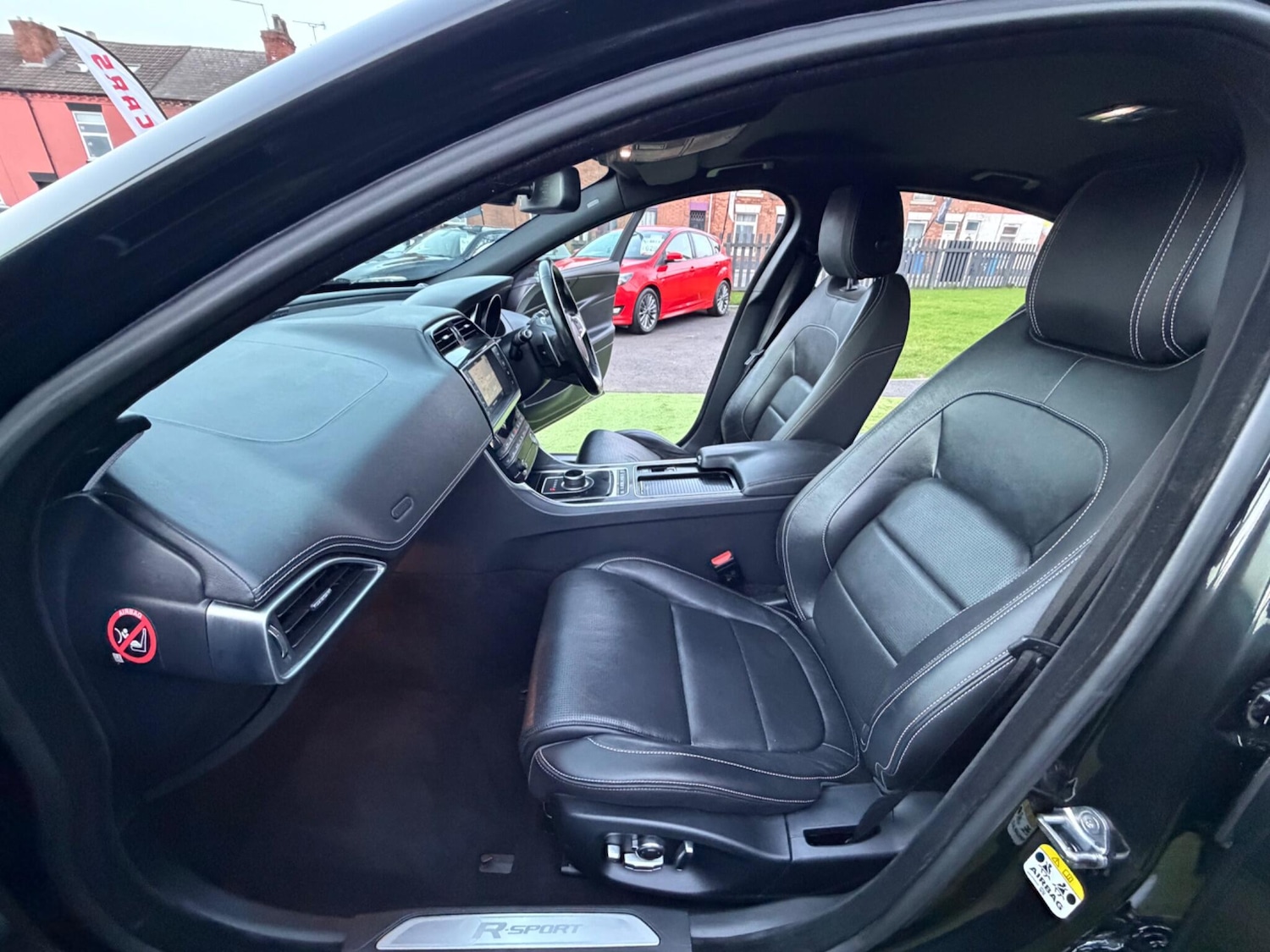 Used Jaguar XE for sale - 77768076: Photo 33