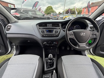 Used Hyundai i20 2015 for sale - 78685256: Photo