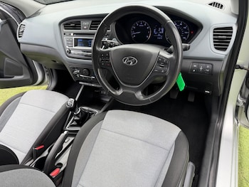Used Hyundai i20 2015 for sale - 78685256: Photo