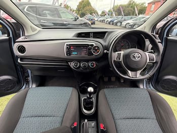 Used Toyota Yaris 2011 for sale - 79830641: Photo