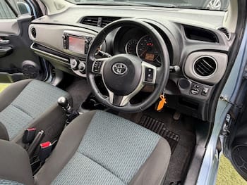 Used Toyota Yaris 2011 for sale - 79830641: Photo
