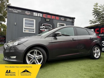 2015 (15) - 1.6 Zetec Hatchback 5dr Petrol Powershift Euro 6 (125 ps)