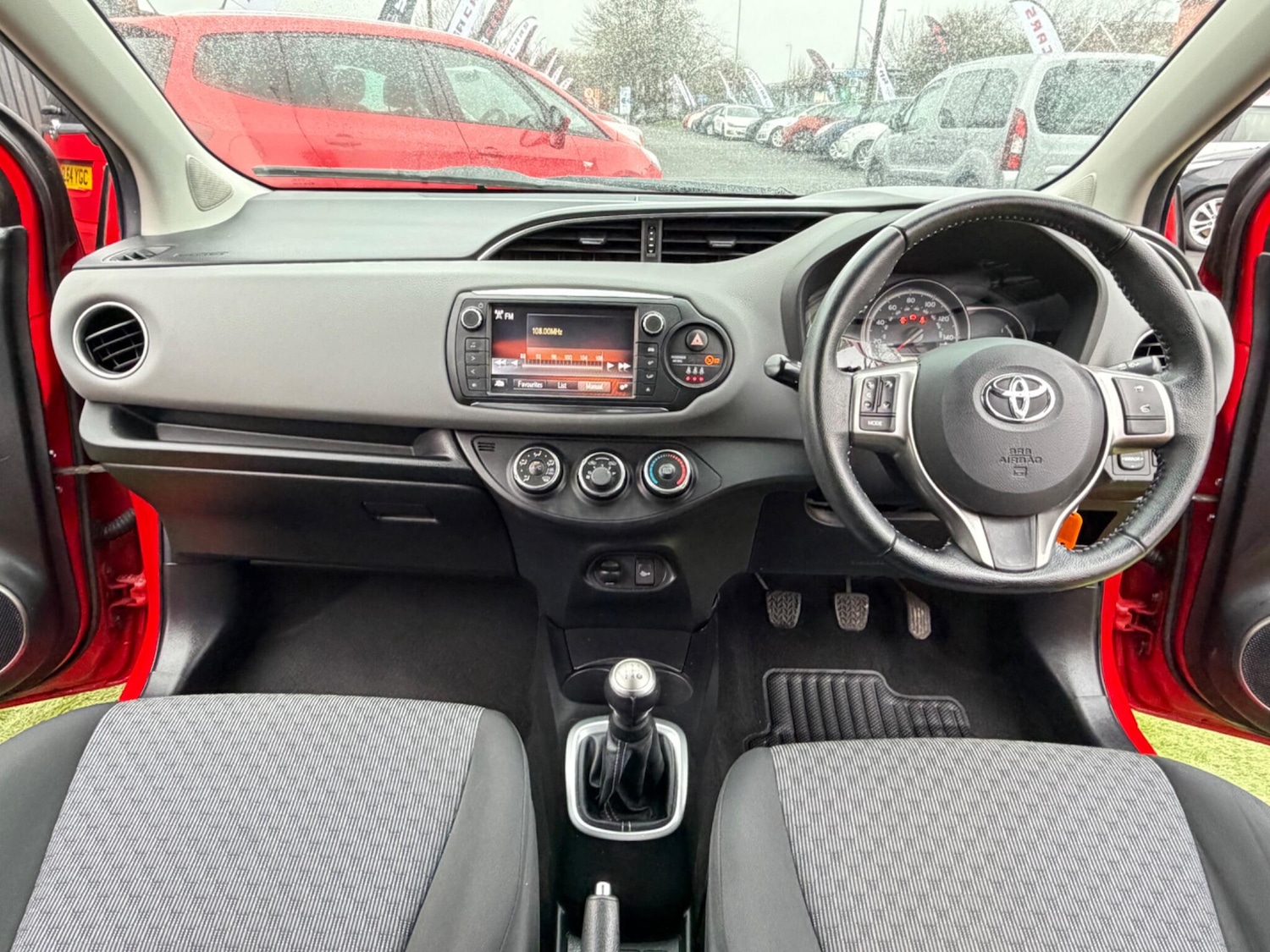 Used Toyota Yaris 2016 for sale - 77479191: Photo 2
