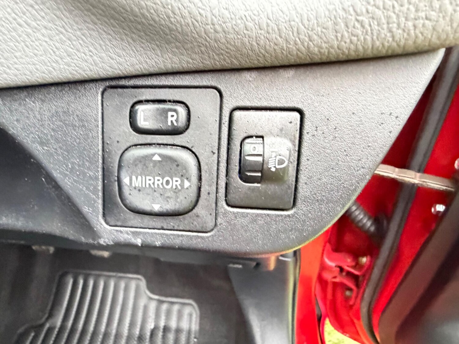 Used Toyota Yaris 2016 for sale - 77479191: Photo 28