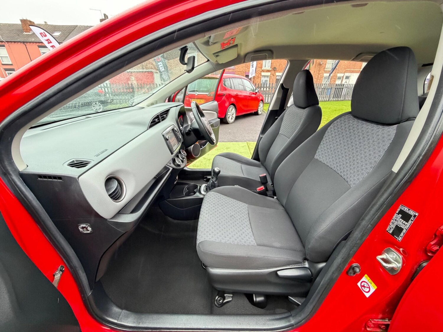 Used Toyota Yaris 2016 for sale - 77479191: Photo 32