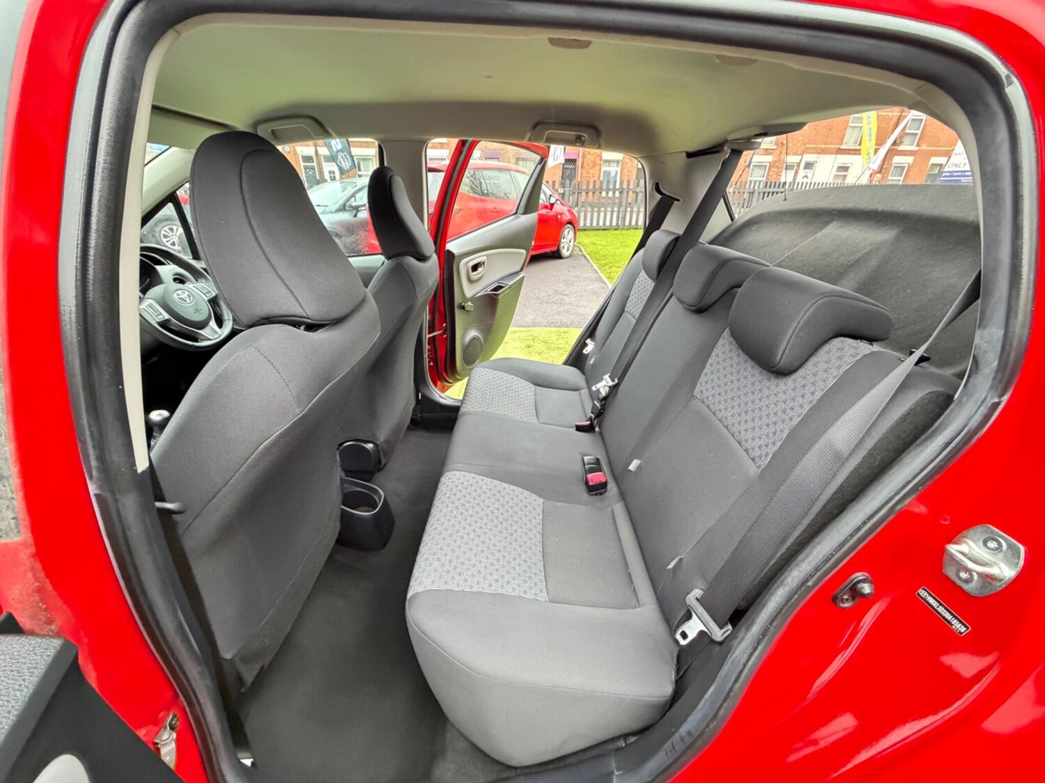 Used Toyota Yaris 2016 for sale - 77479191: Photo 35