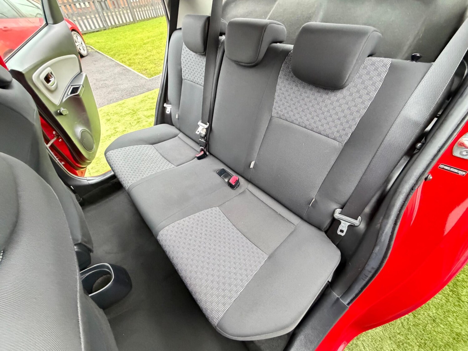 Used Toyota Yaris 2016 for sale - 77479191: Photo 38