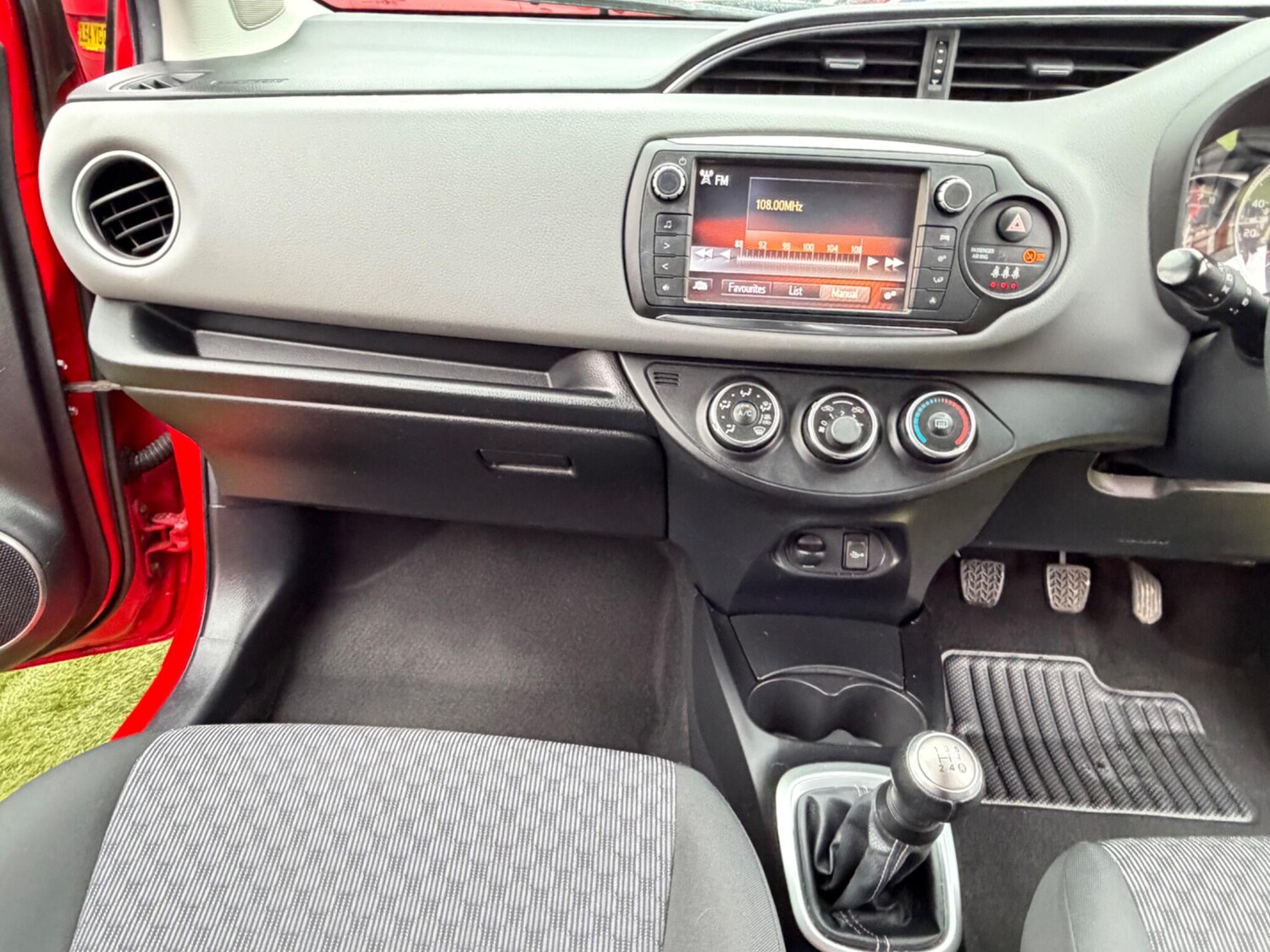 Used Toyota Yaris 2016 for sale - 77479191: Photo 42