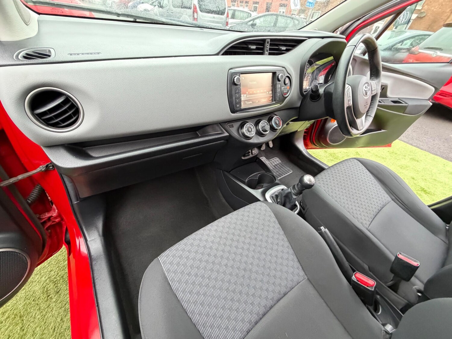 Used Toyota Yaris 2016 for sale - 77479191: Photo 43