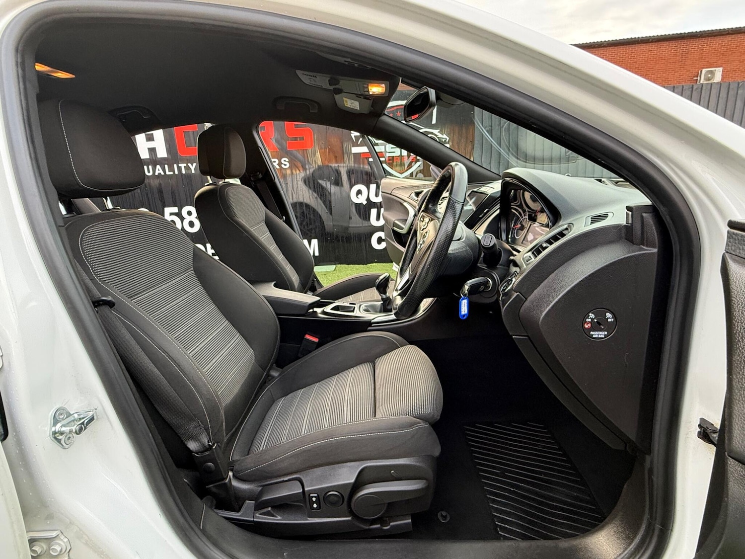 Used Vauxhall Insignia 2015 for sale - 76832483: Photo 28