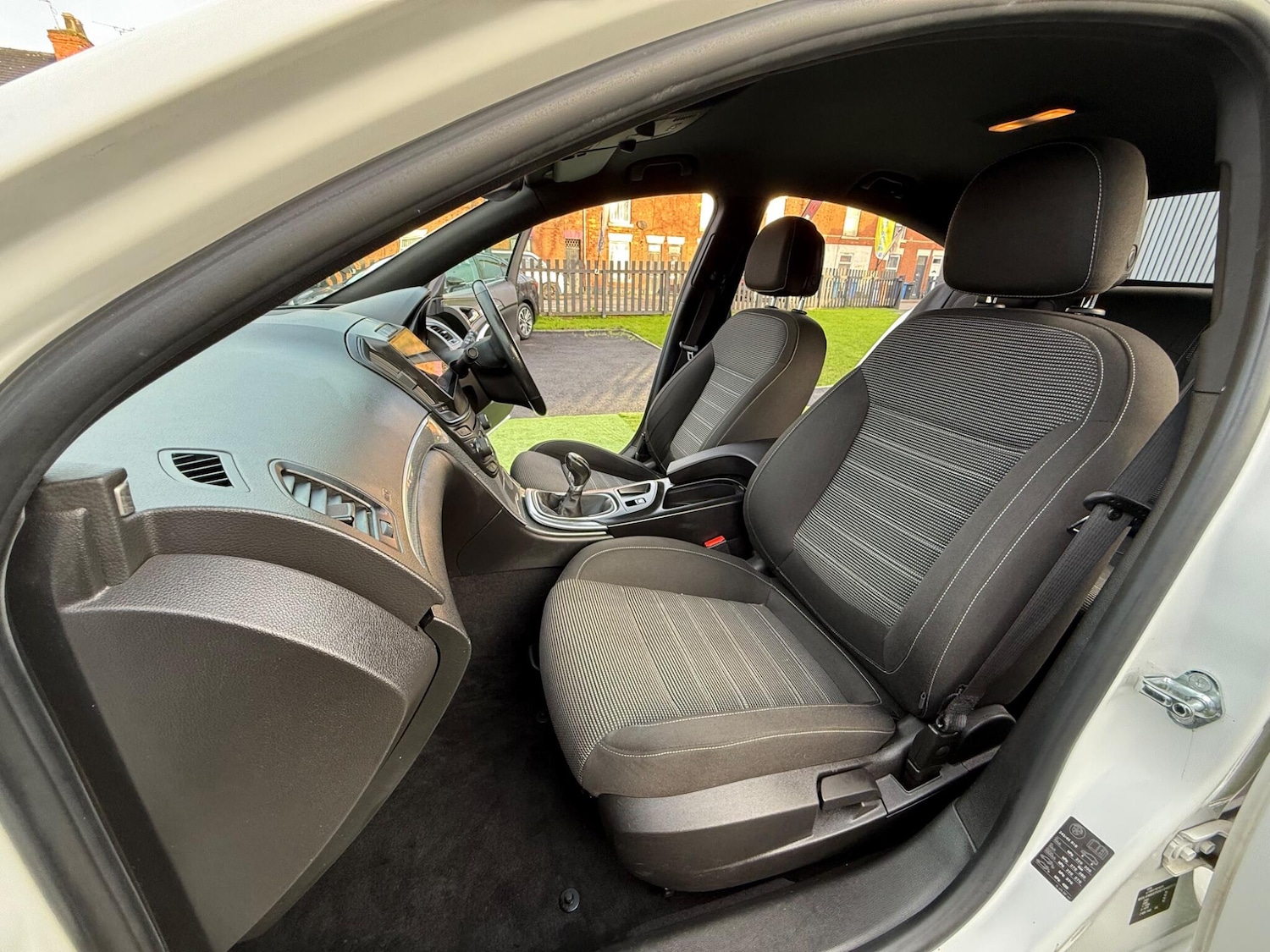 Used Vauxhall Insignia 2015 for sale - 76832483: Photo 32