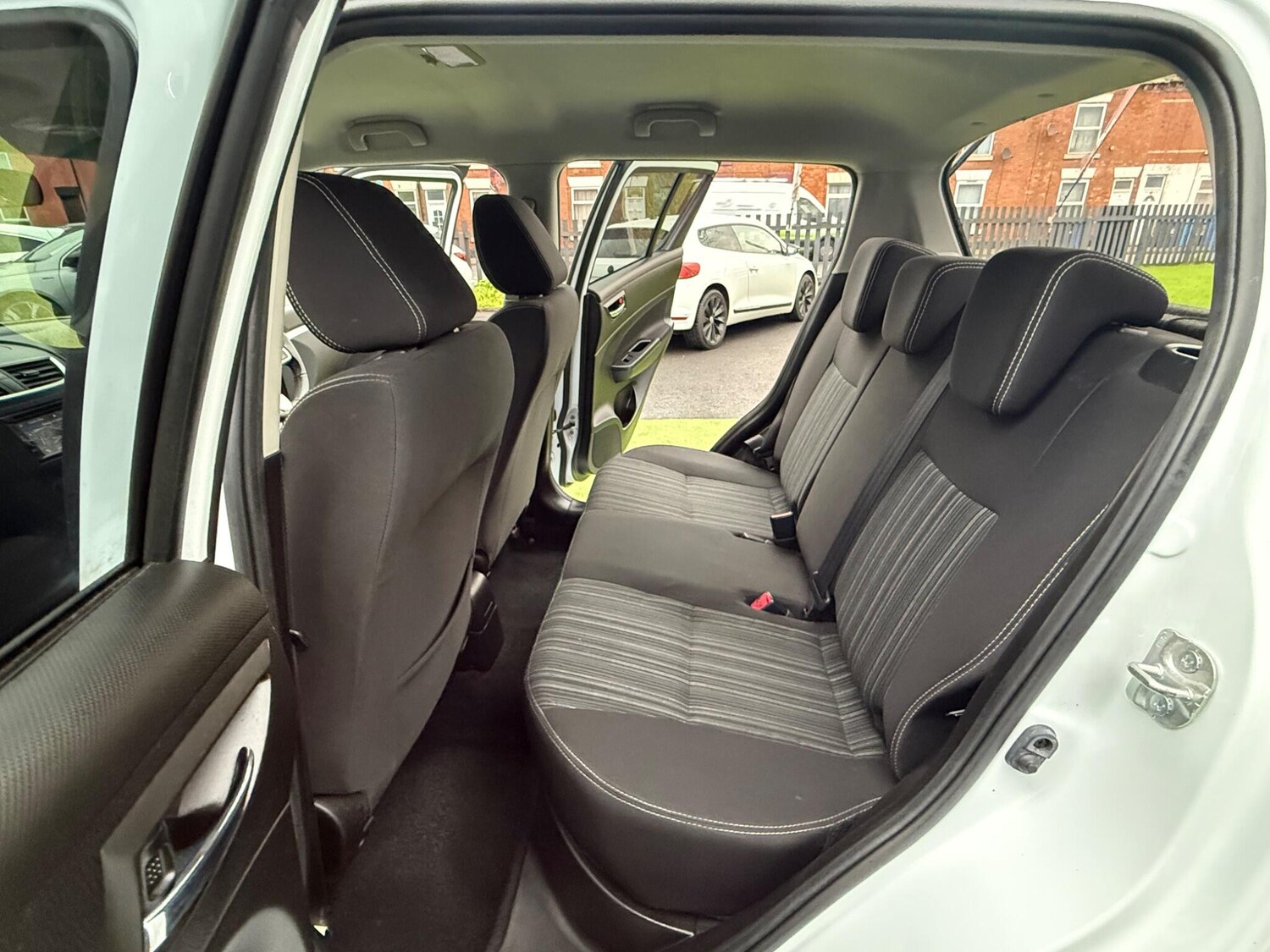 Used Suzuki Swift 2016 for sale - 76886991: Photo 34