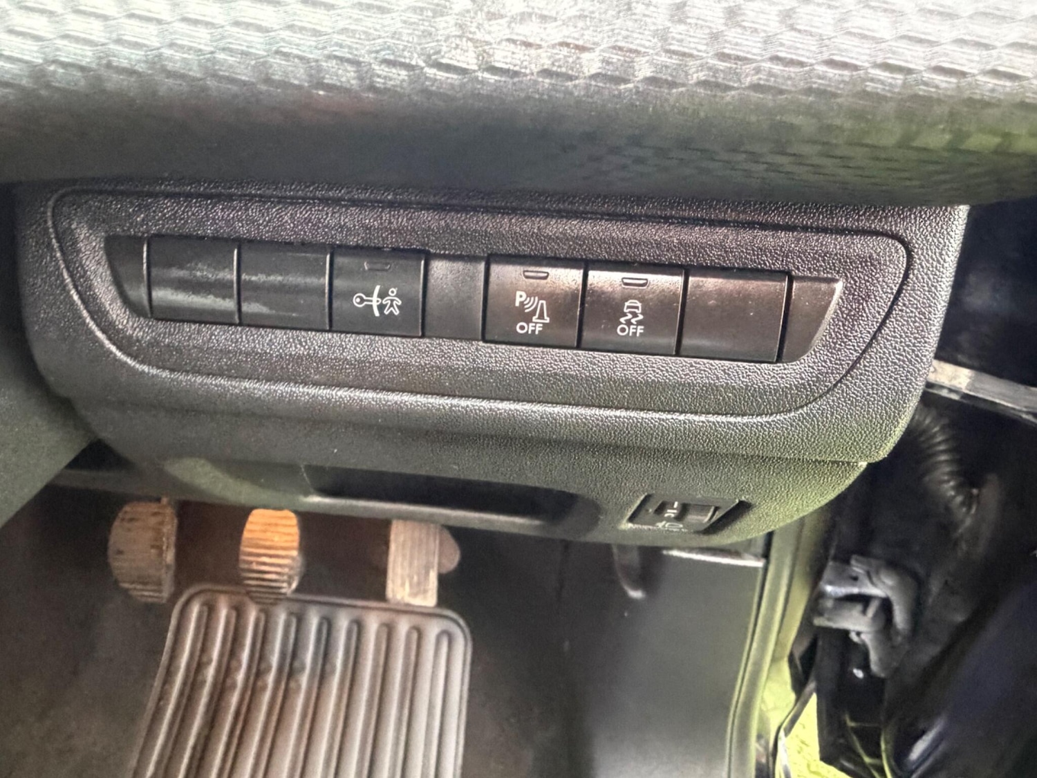 Used Peugeot 208 2016 for sale - 77202506: Photo 27