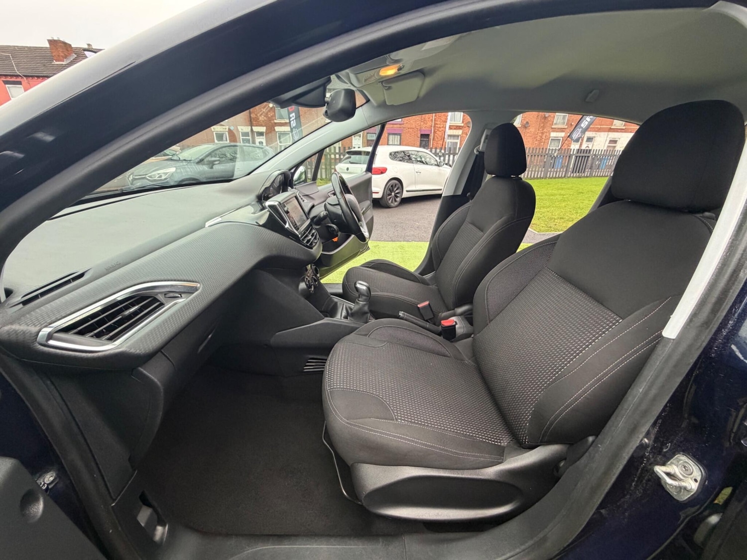 Used Peugeot 208 2016 for sale - 77202506: Photo 32