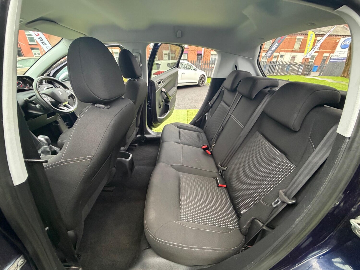 Used Peugeot 208 2016 for sale - 77202506: Photo 36