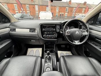 Used Mitsubishi Outlander 2015 for sale - 76251008: Photo 2