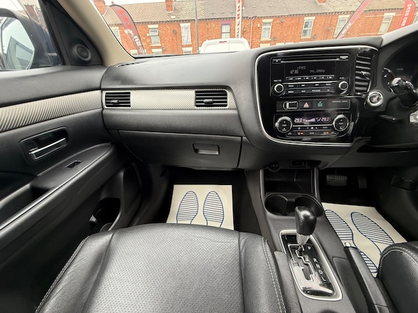 Used Mitsubishi Outlander 2015 for sale - 76251008: Photo 34