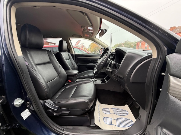 Used Mitsubishi Outlander 2015 for sale - 76251008: Photo 37