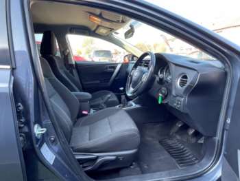 Used Toyota Auris 2015 for sale - 75050815: Photo
