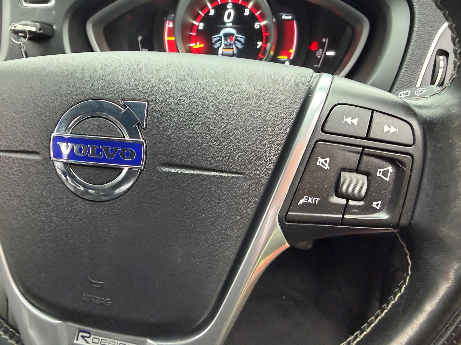 Used Volvo V40 2015 for sale - 77598158: Photo 22