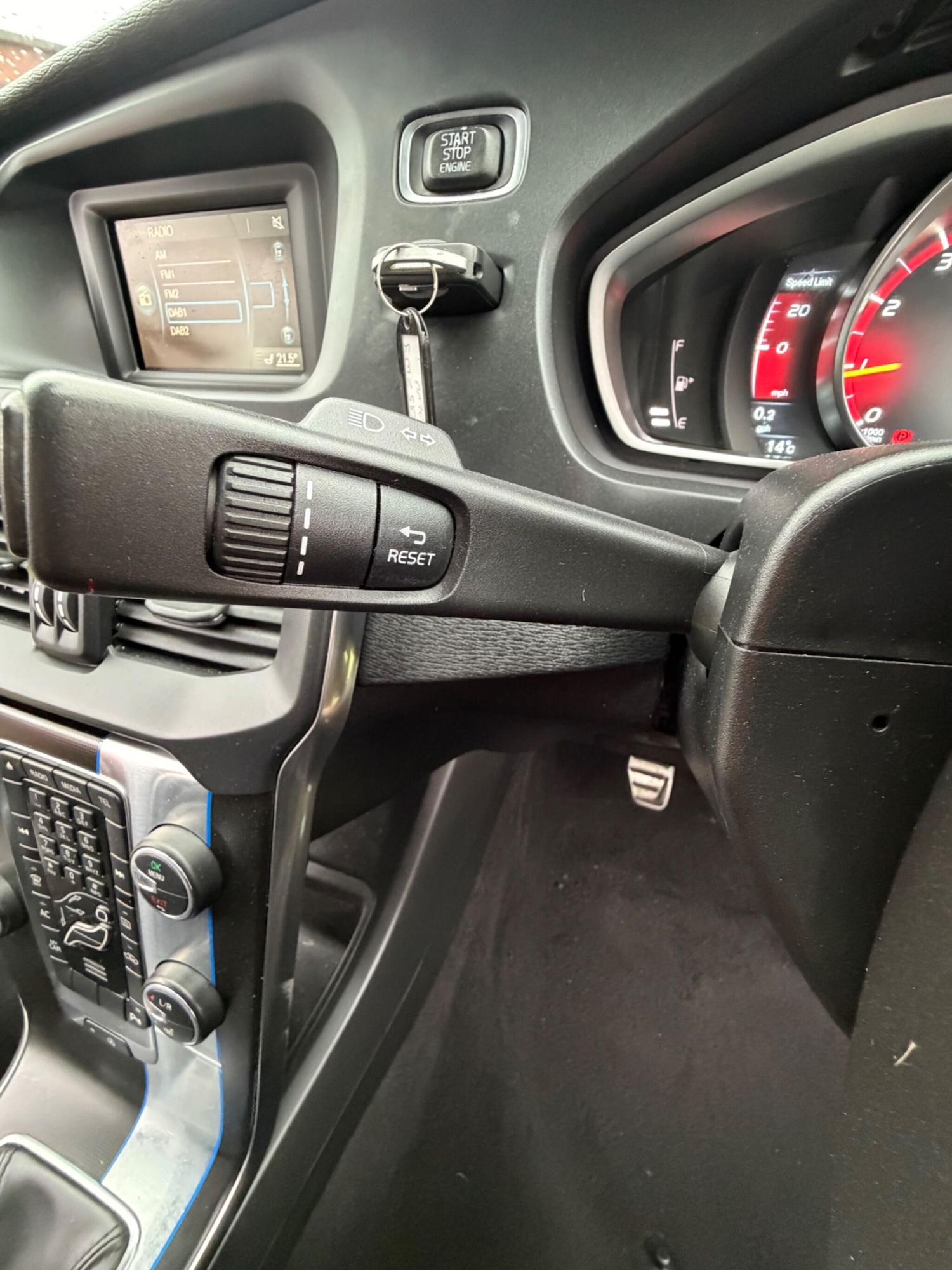 Used Volvo V40 2015 for sale - 77598158: Photo 23