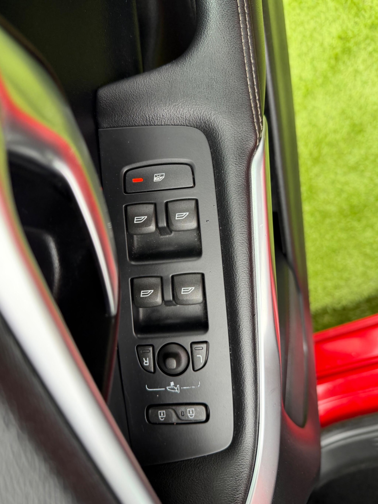 Used Volvo V40 2015 for sale - 77598158: Photo 25