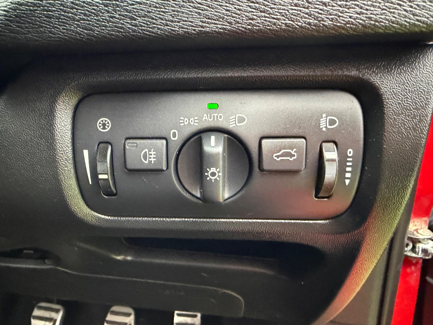 Used Volvo V40 2015 for sale - 77598158: Photo 26