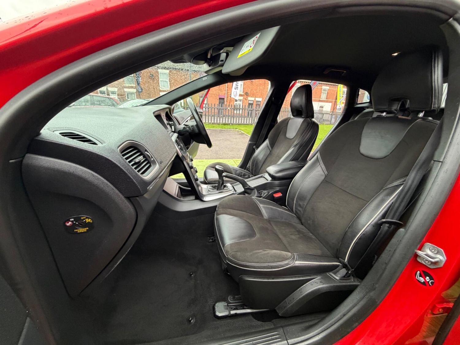 Used Volvo V40 2015 for sale - 77598158: Photo 32