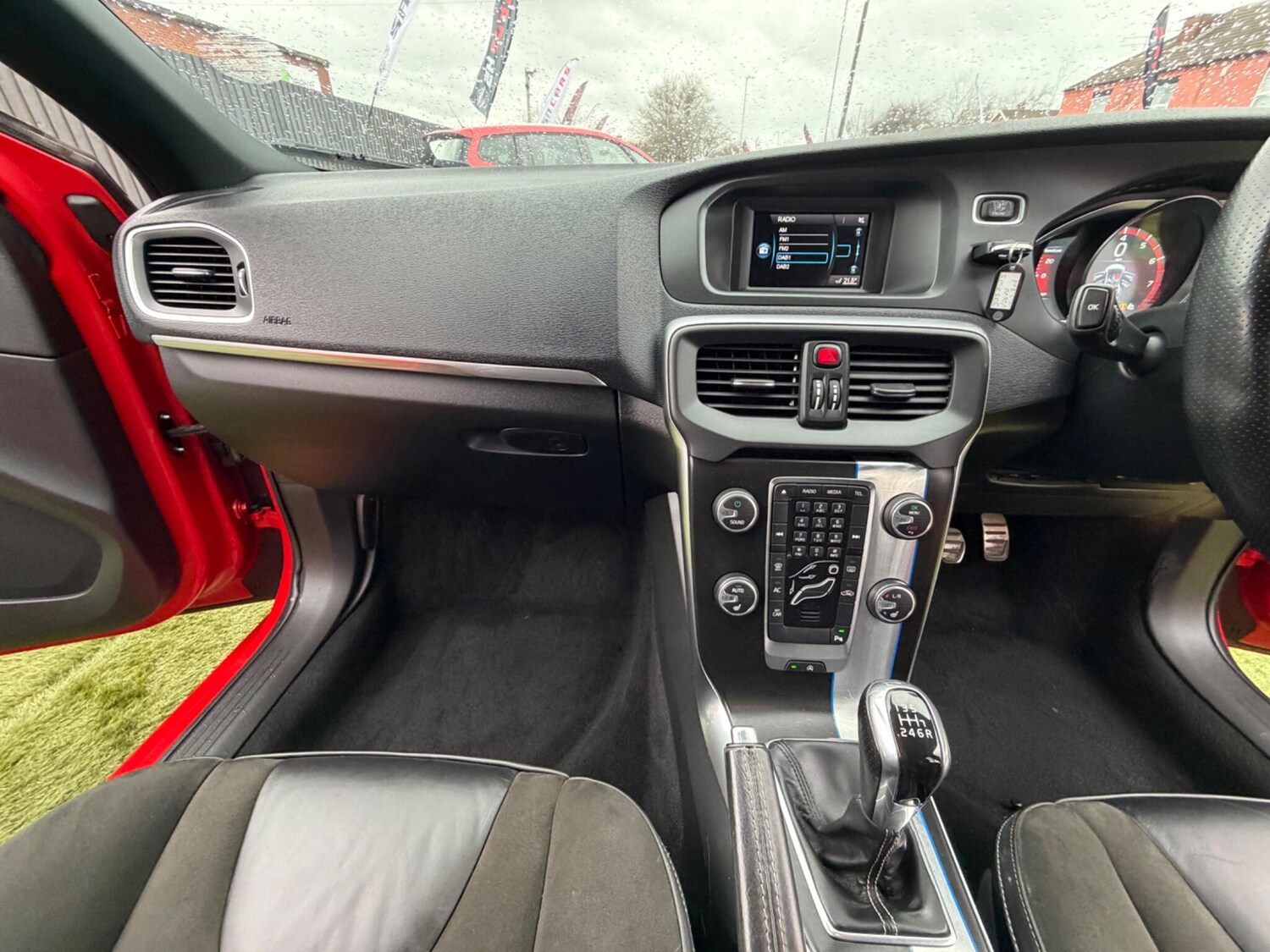 Used Volvo V40 2015 for sale - 77598158: Photo 40