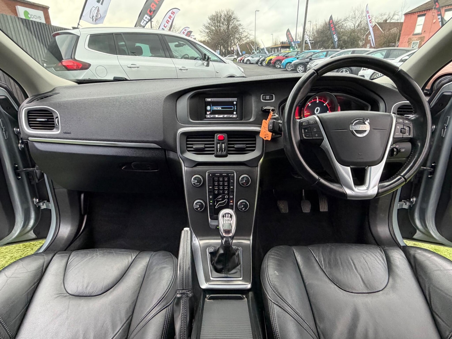 Used Volvo V40 for sale - 77268074: Photo 2