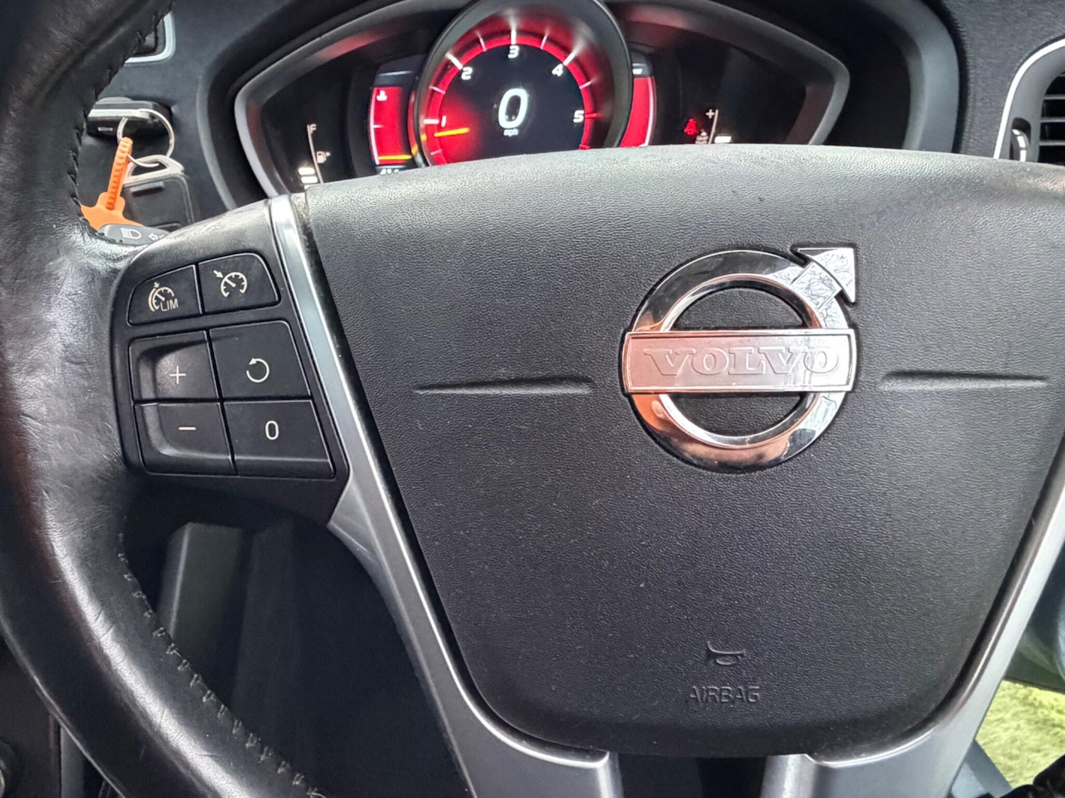 Used Volvo V40 for sale - 77268074: Photo 21