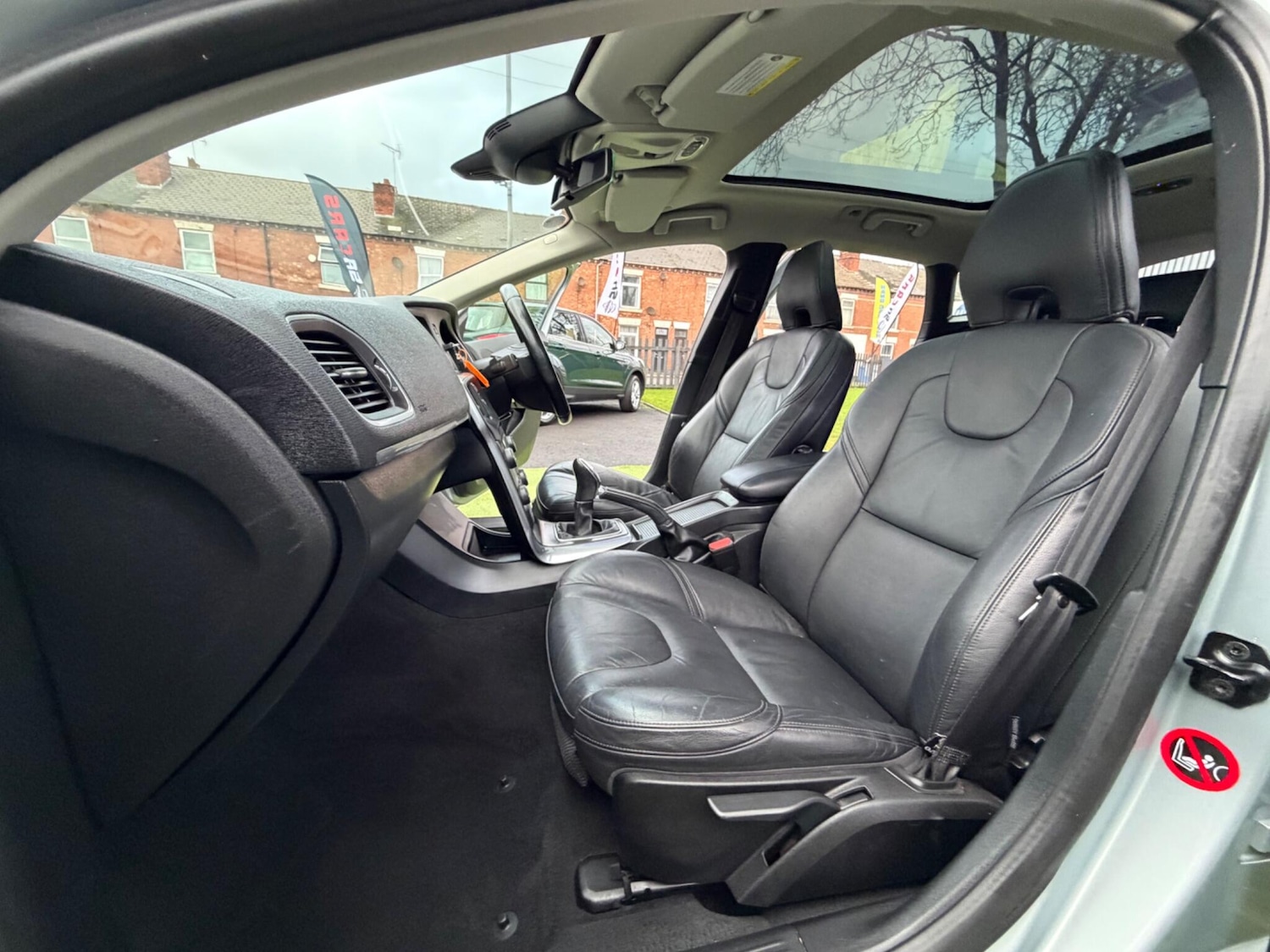 Used Volvo V40 for sale - 77268074: Photo 30