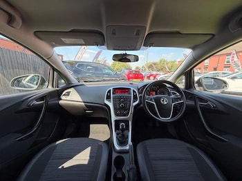 Used Vauxhall Astra 2015 for sale - 79324637: Photo
